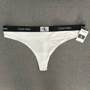 Calvin Klein Womens Plus Size Thong Panties White 2X 1996 Modern Thong